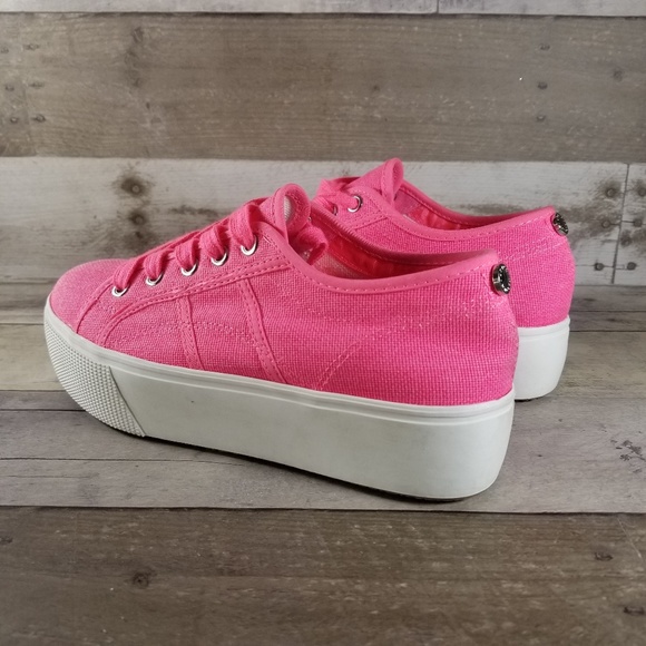 Steve Madden Emmi Shoes - Picture 2 of 8